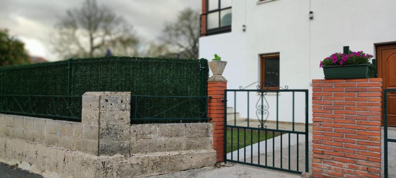 Casa Angela Villa Las Fraguas ภายนอก รูปภาพ